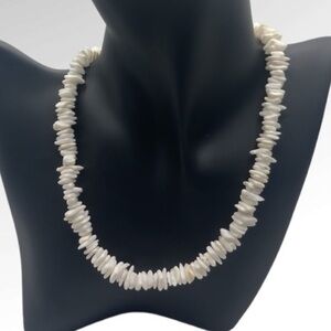 VINTAGE WHITE SHELL CHOKER NECKLACE UNISEX